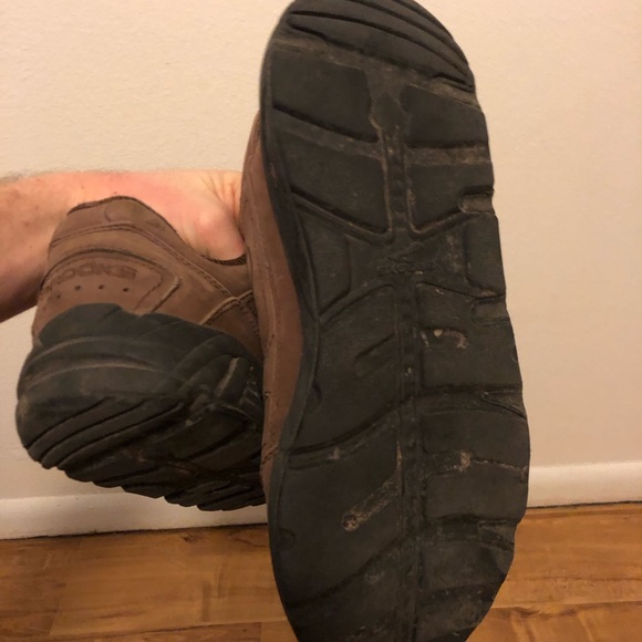 Brooks shoes - Picture 3 of 4